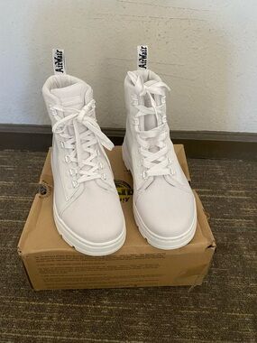 Dr Martens Women’s White High-Top Canvas Combat Boots Size 10 with box New